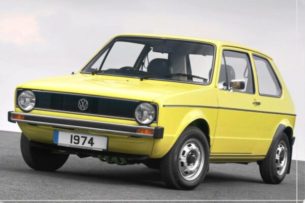 Volkswagen Golf, il mito festeggia le nozze d’oro