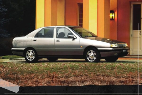 Lancia K, la compassata berlina che ebbe il difficile compito di sostituire la Thema